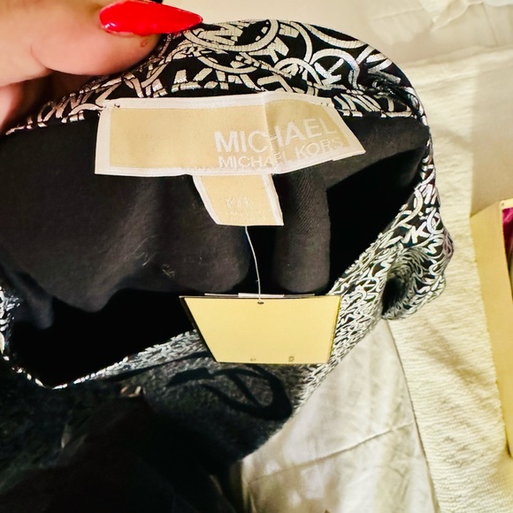 NEW -Michael Kors “ Authentic size L - Picture 10 of 10